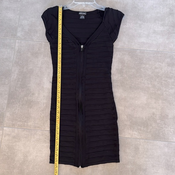 Wet Seal Rich Black Bandage Dress - Zipper Front- V Neck- Gently Worn - Size S - Picture 6 of 6